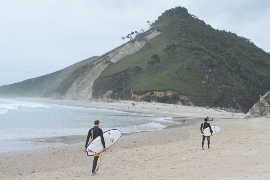 Surf en Asturias: aspectos a tener en cuenta